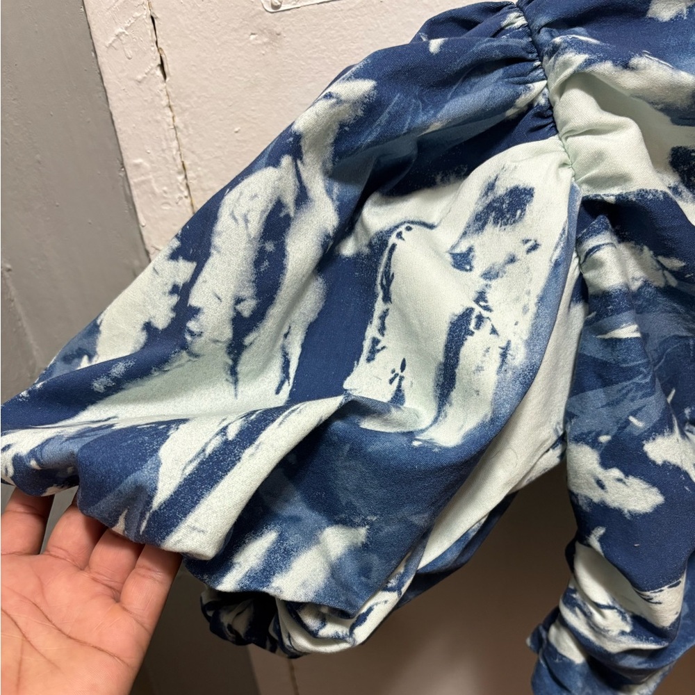 Frame Denim Indigo and White Puff Sleeve cropped Blouse